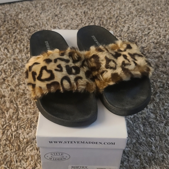 Steve Madden Womens Size 8 Leopard-Print Faux Fur Slides- New In Box - Picture 2 of 4